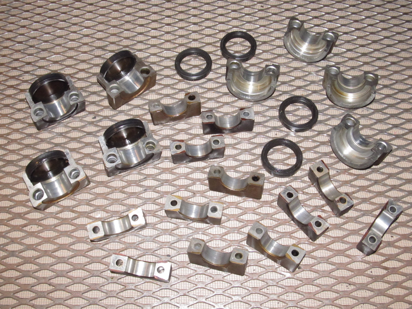 94 95 96 97 Mitsubishi 3000GT OEM Engine Camshaft Bearing Cap - DOHC NA