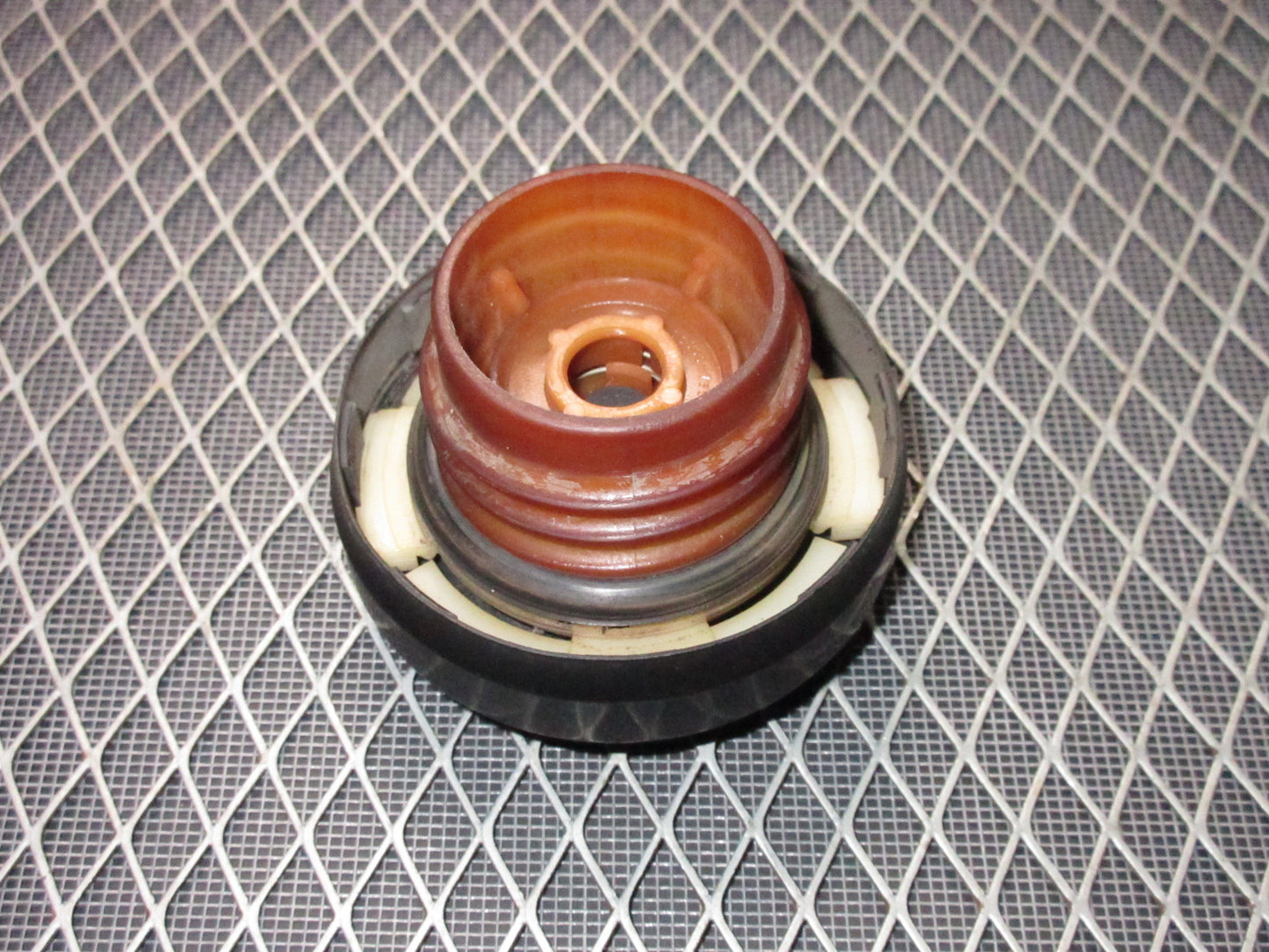 92 93 Lexus ES300 OEM Gas Cap