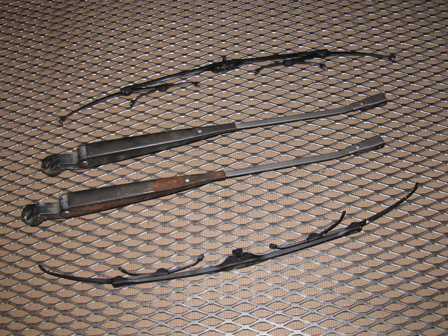 84 85 Mazda RX7 OEM Front Wiper Arm Set