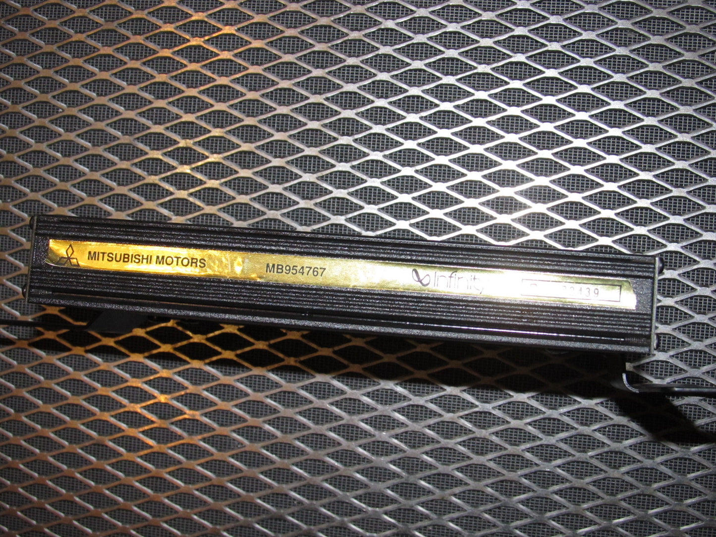 94 95 96 97 Mitsubishi 3000GT OEM Infinity Stereo Amplifer
