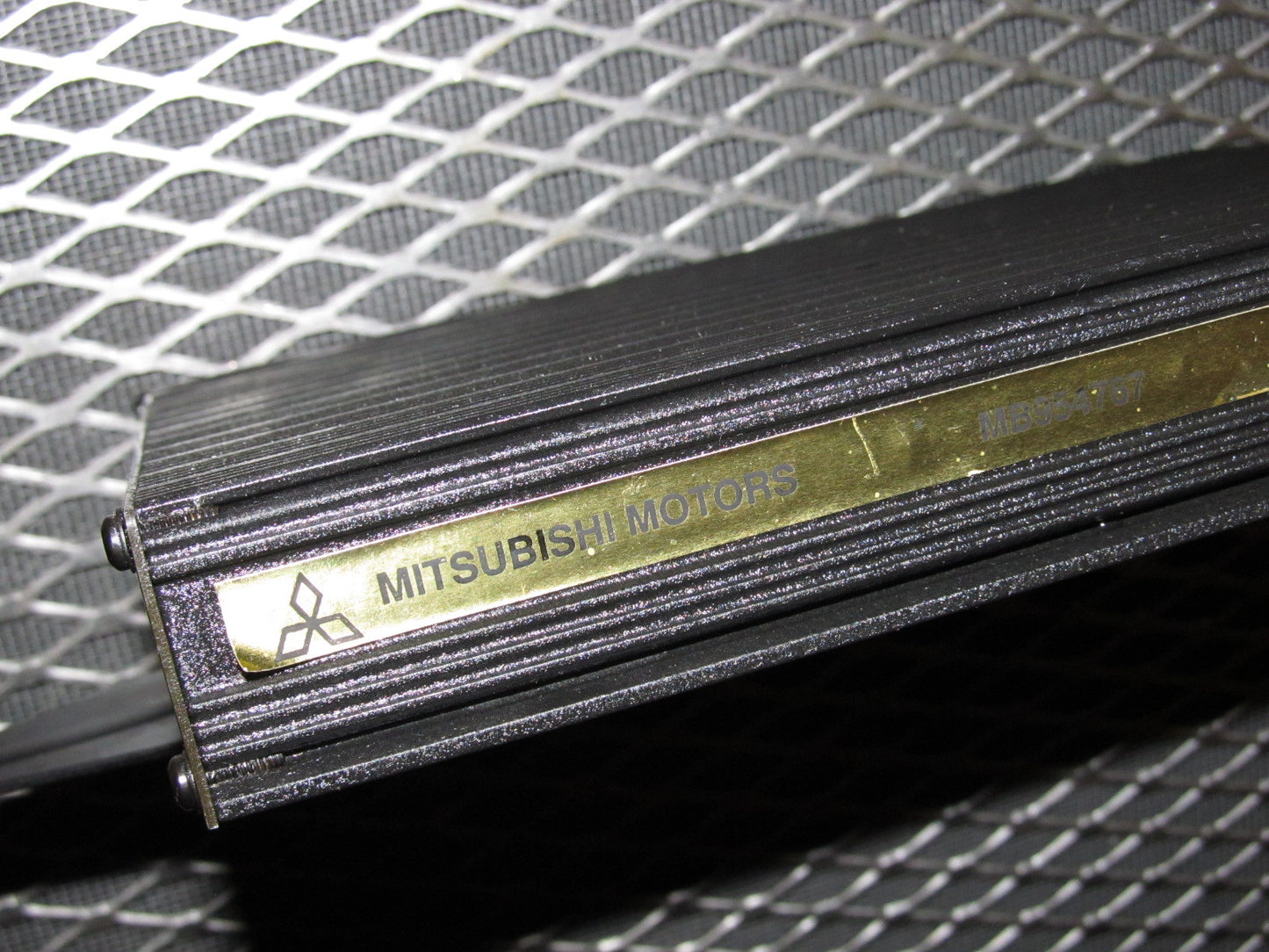 94 95 96 97 Mitsubishi 3000GT OEM Infinity Stereo Amplifer