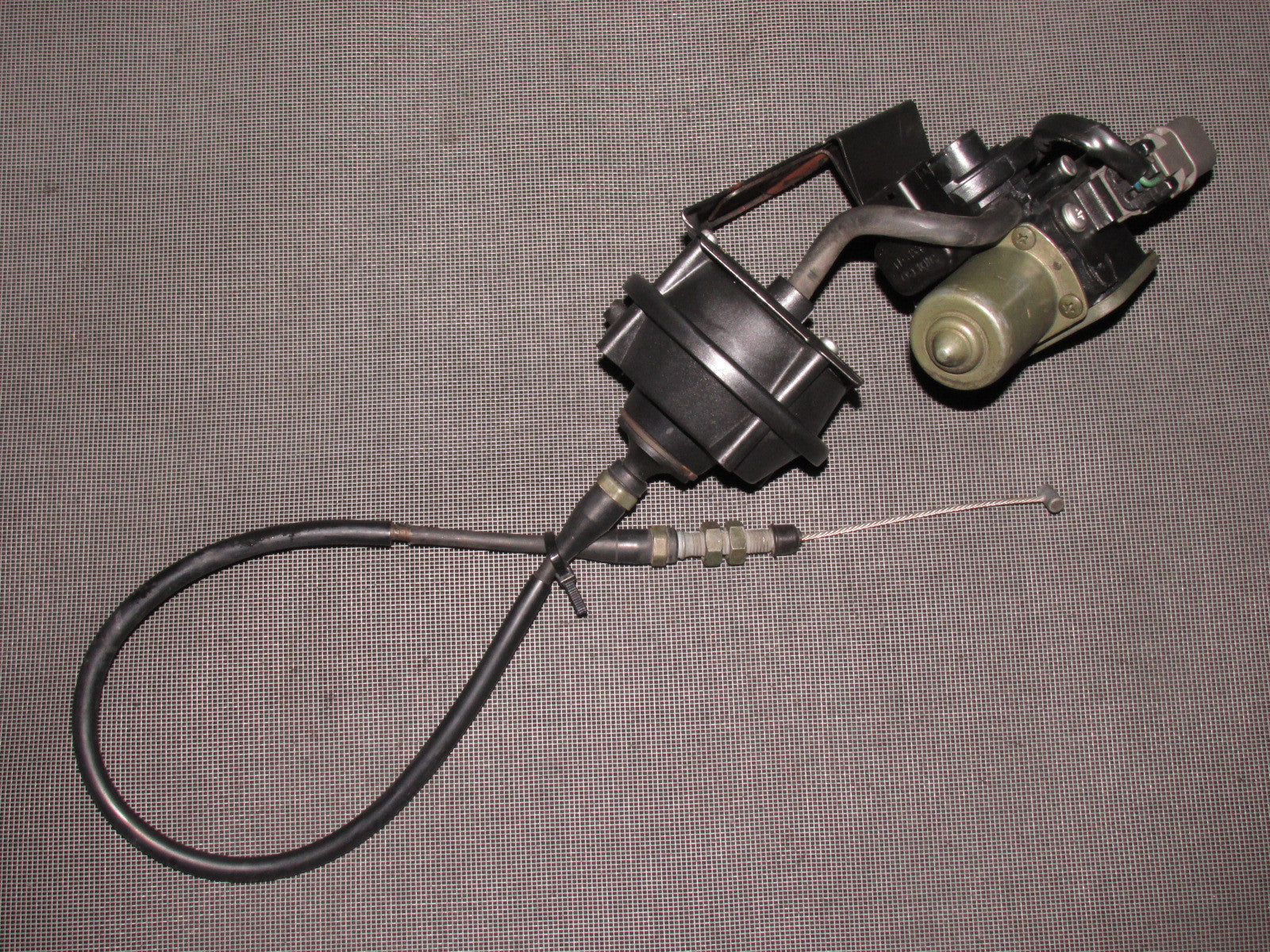 90 91 92 93 94 95 96  Nissan 300zx OEM Cruise Control Actuator Motor