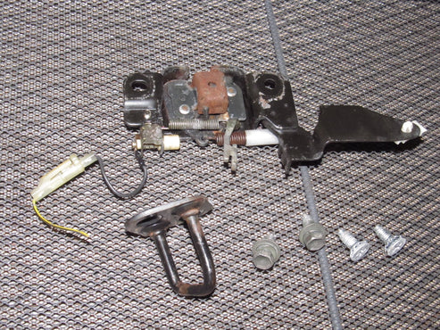 89 90 91 92 Toyota Supra OEM Hatch Trunk Latch & Striker – Autopartone
