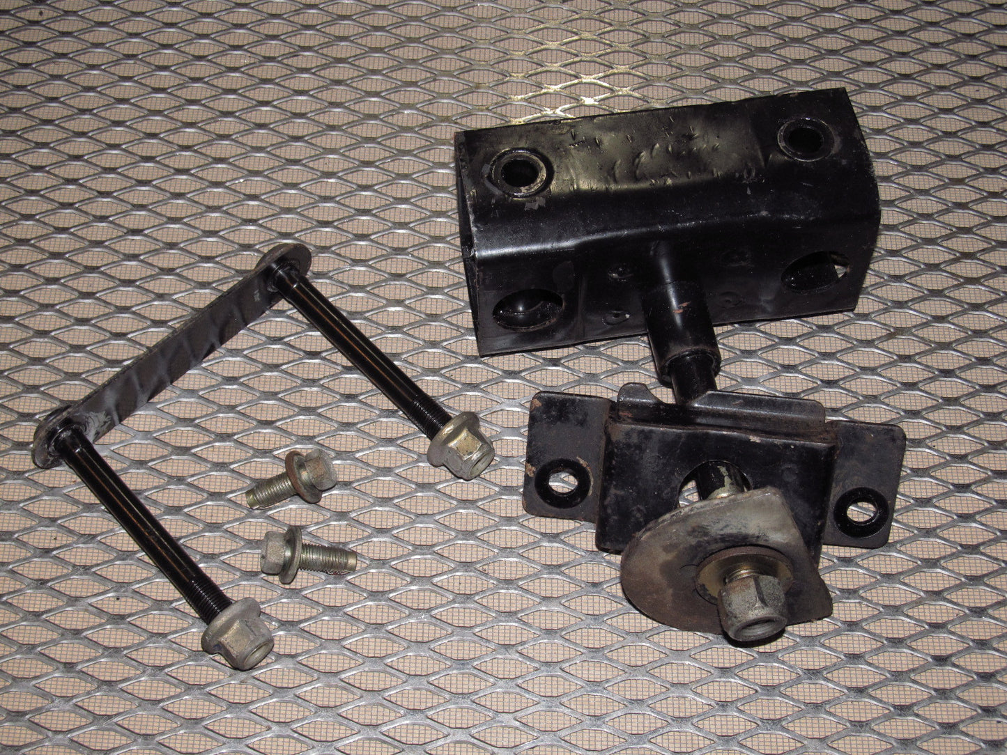 79 80 Datsun 280zx OEM Differential Mount