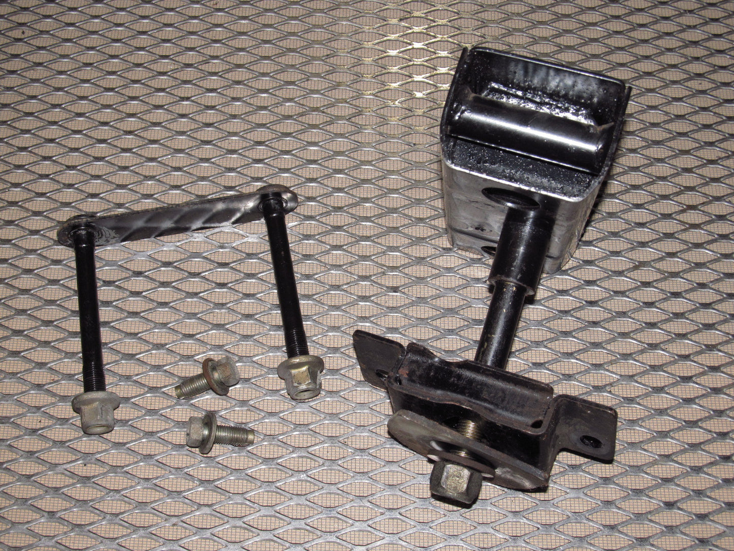 79 80 Datsun 280zx OEM Differential Mount
