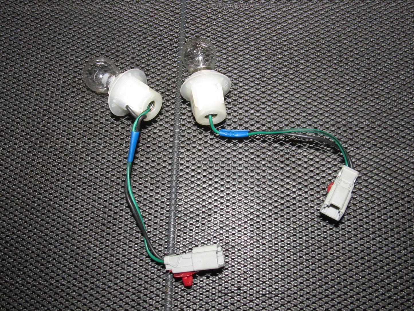 88 89 90 91 Honda CRX OEM Center Reverse Tail Light Bulb Socket