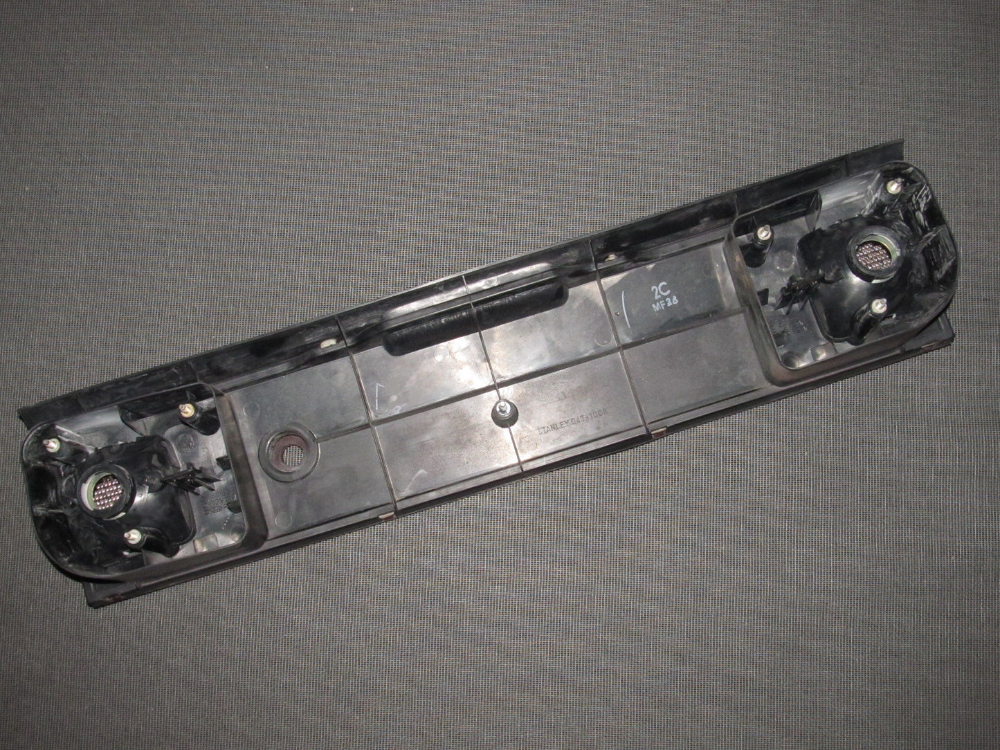 90 91 Honda CRX OEM Tail Light Reverse Lamp Center Panel