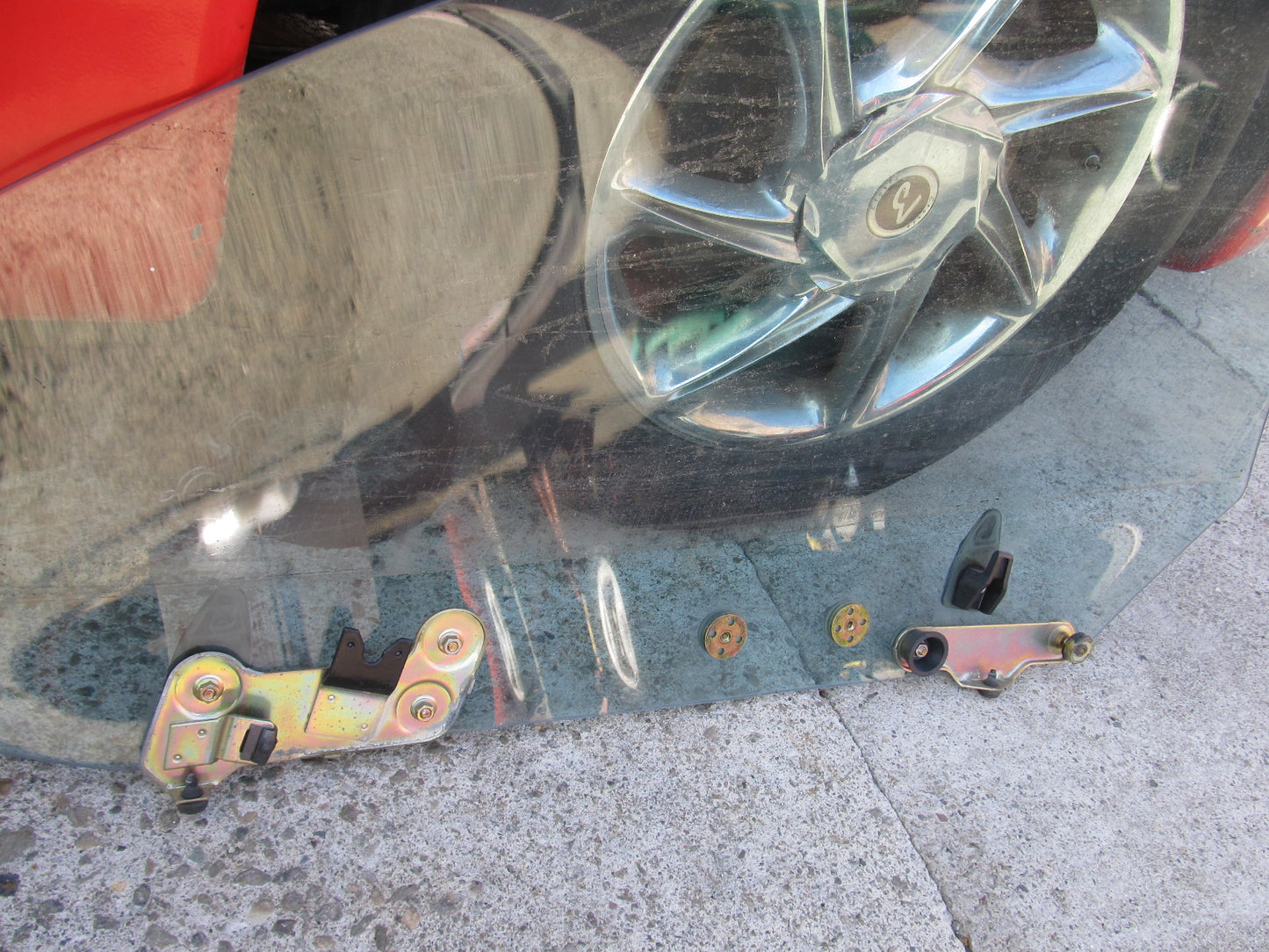 94 95 96 97 Mitsubishi 3000GT OEM Window Glass Mounting Bracket Regulator Roller - Right