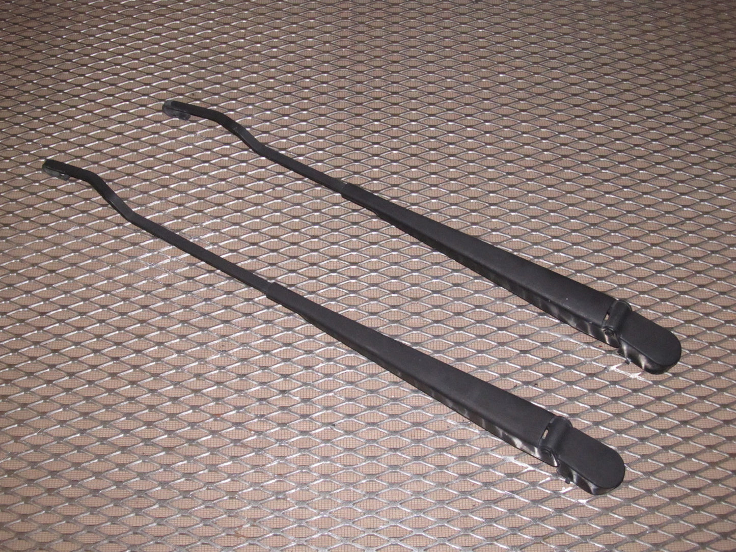 99-04 Ford Mustang OEM Front Wiper Arm Set