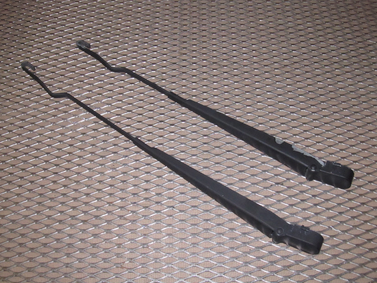 99-04 Ford Mustang OEM Front Wiper Arm Set