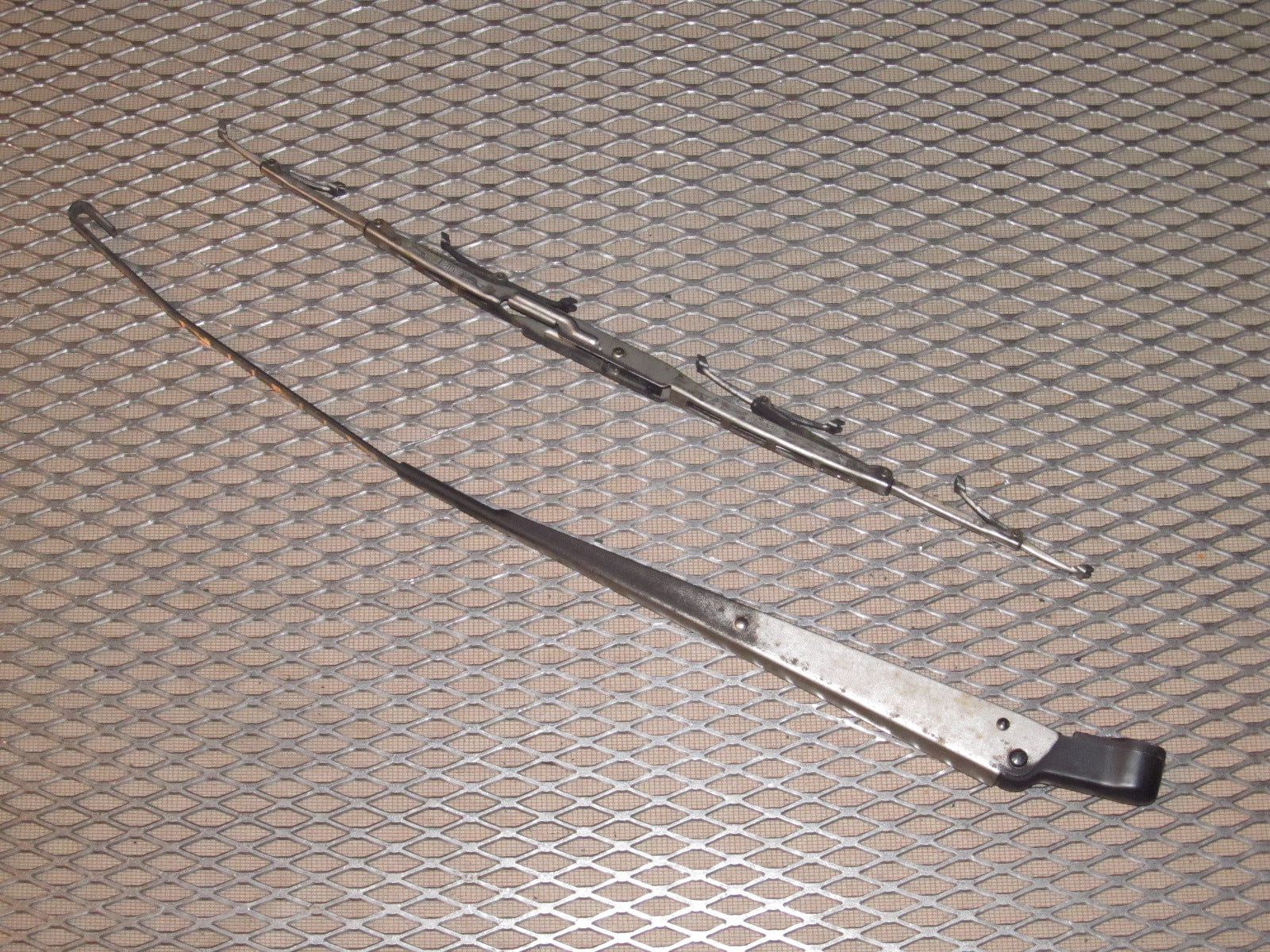 1987-1989 Nissan 300zx OEM Rear Wiper Arm