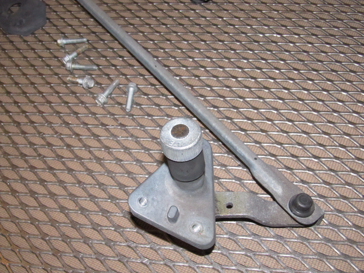 99-04 Ford Mustang OEM Front Wiper Linkage