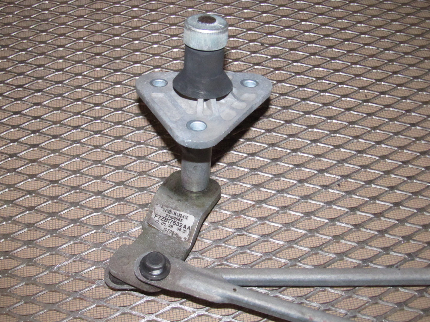 99-04 Ford Mustang OEM Front Wiper Linkage