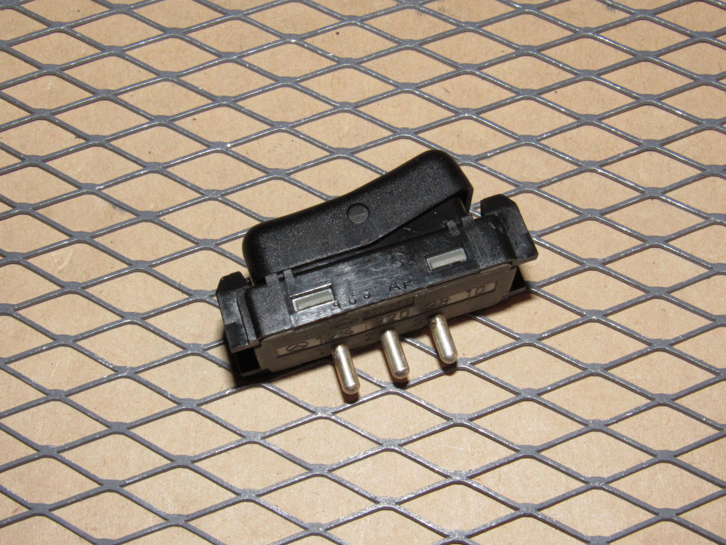 94 95 Mercedes E320 OEM Dome Map Light Switch