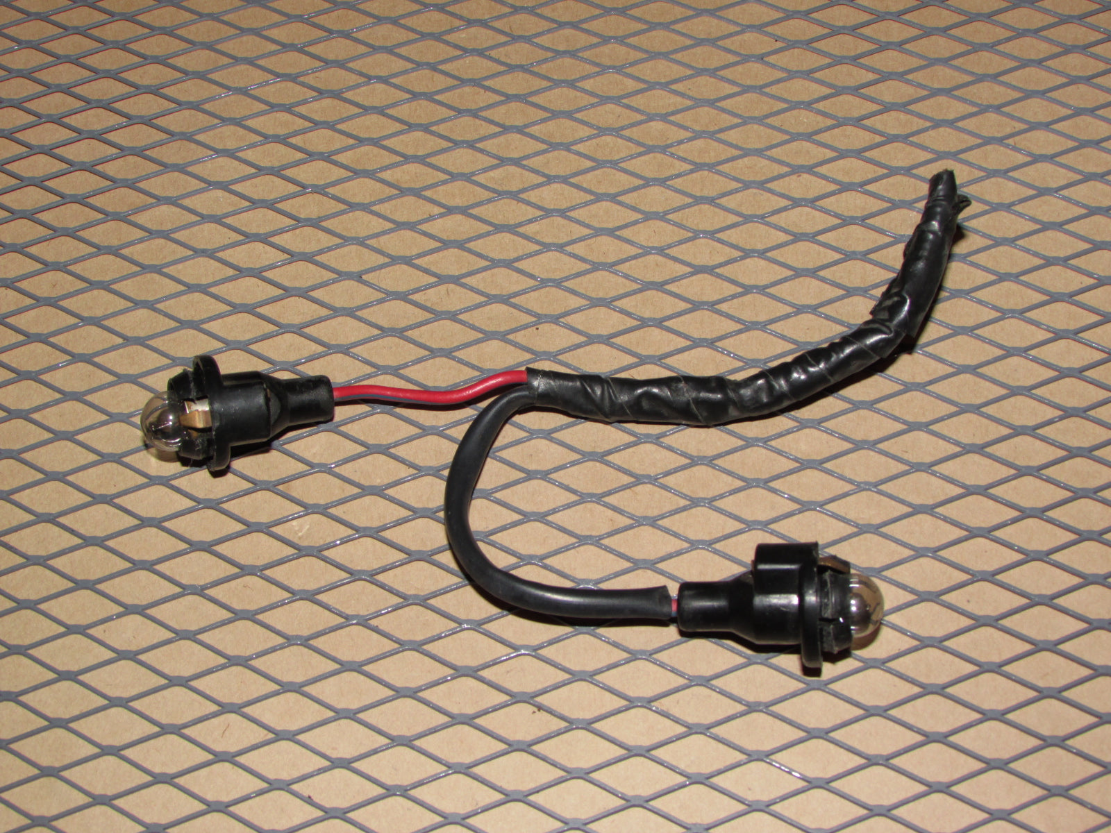 70 71 Datsun 240z OEM Tachometer Tach Gauge illumination Light Bulb Socket