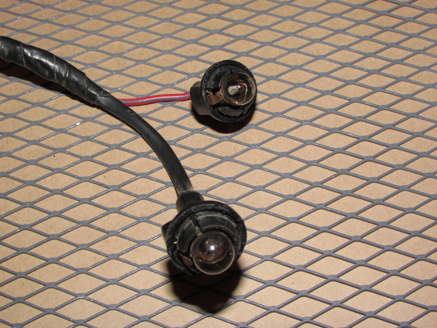 70 71 Datsun 240z OEM Tachometer Tach Gauge illumination Light Bulb Socket