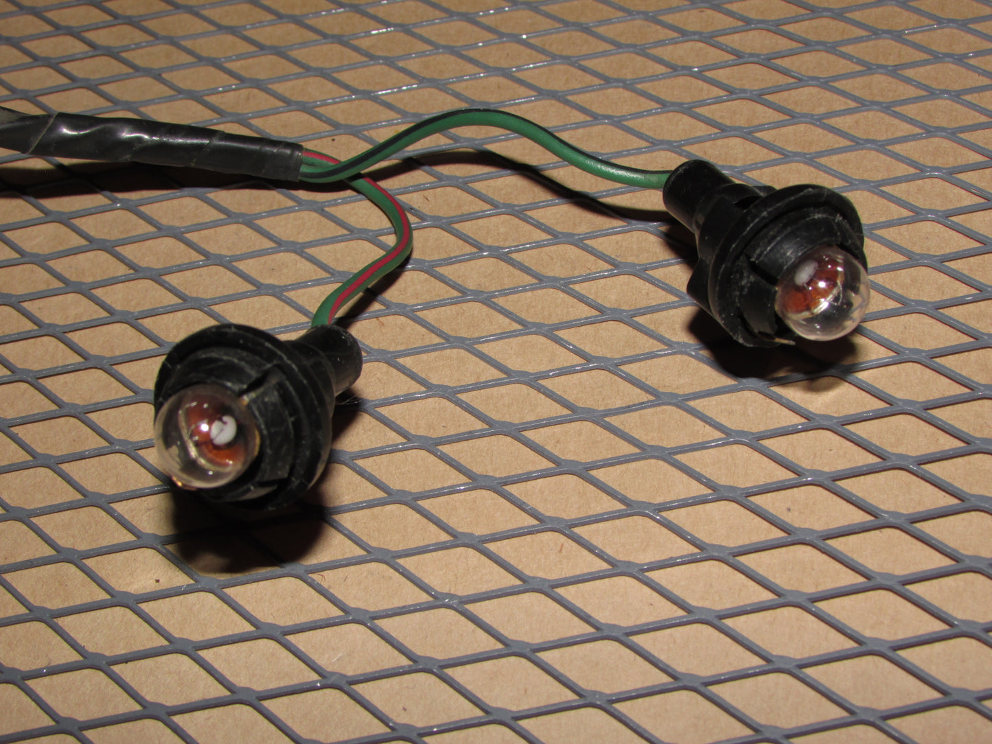 70 71 Datsun 240z OEM Tachometer Tach Gauge Turn Signal Light Bulb Socket