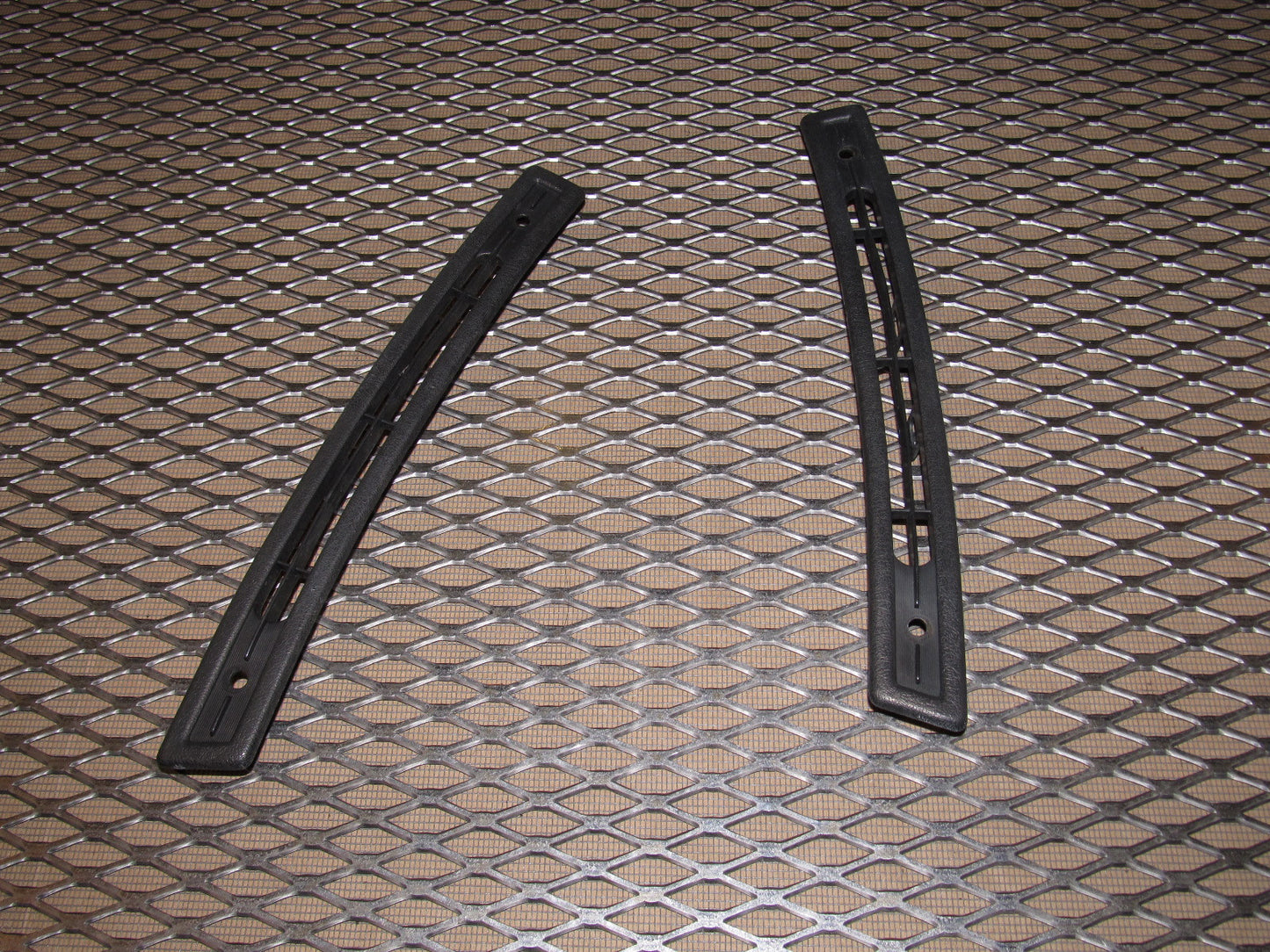 84 85 Mazda RX7 OEM Exterior Vent - Rear Set