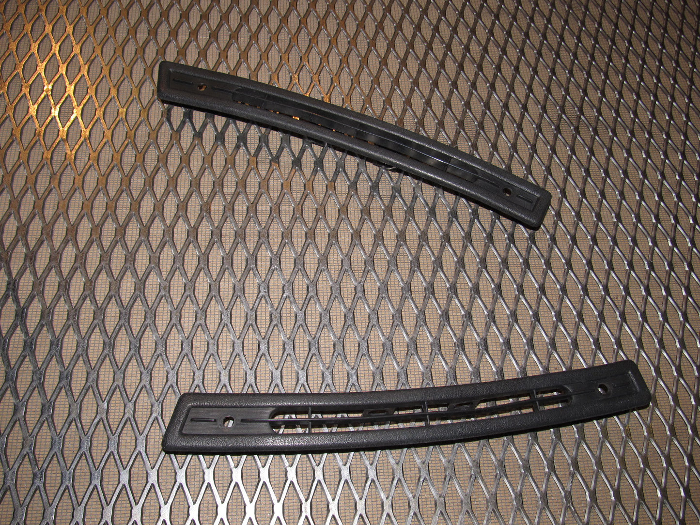 84 85 Mazda RX7 OEM Exterior Vent - Rear Set