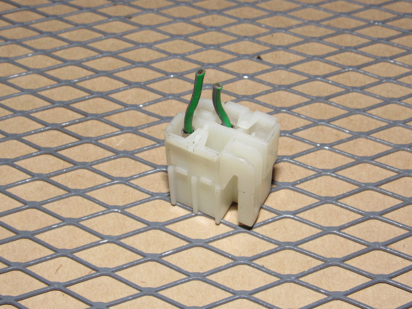 91 92 Volvo 740 OEM Power Antenna Switch Pigtail Harness