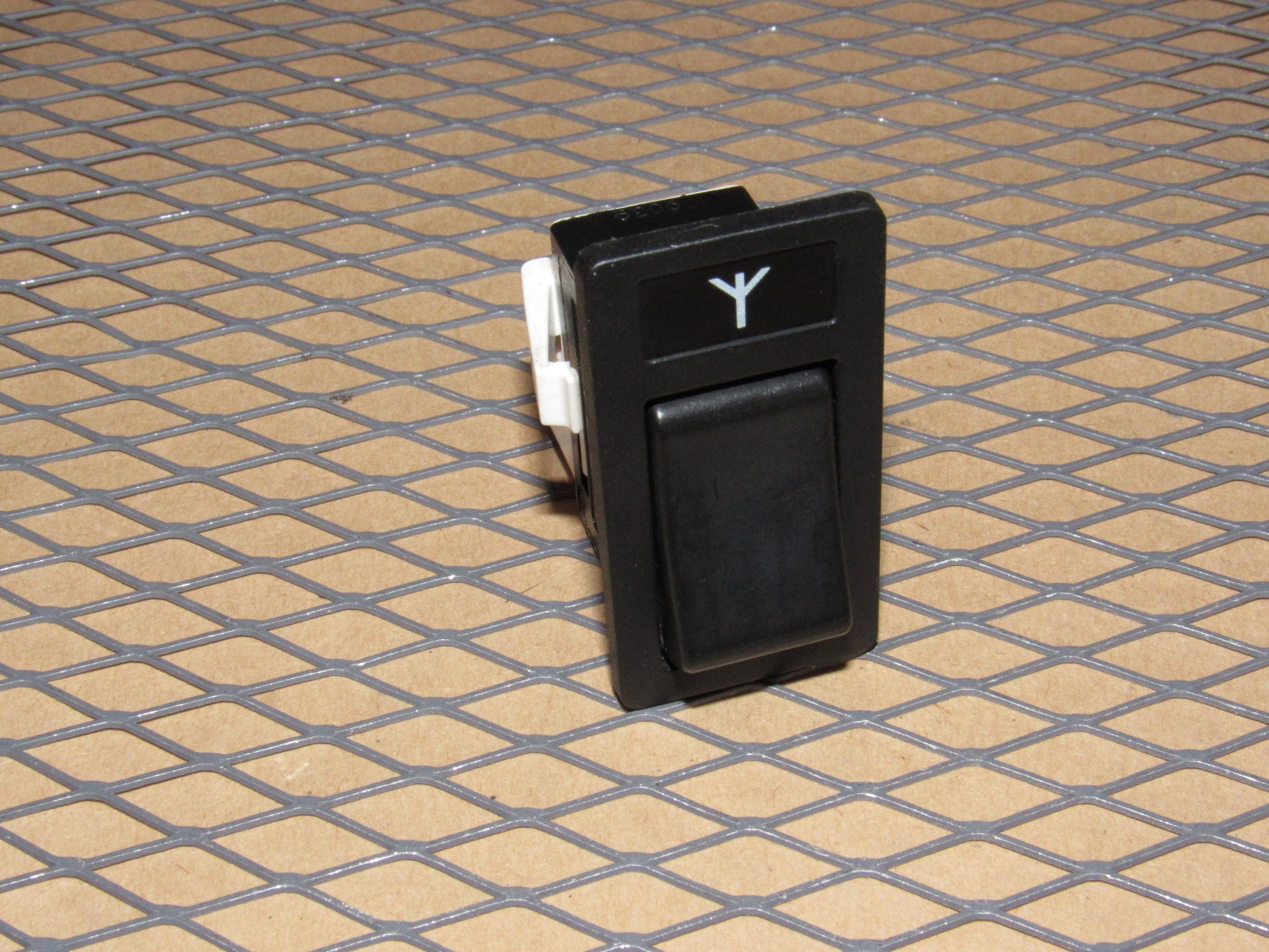 91 92 Volvo 740 OEM Power Antenna Switch