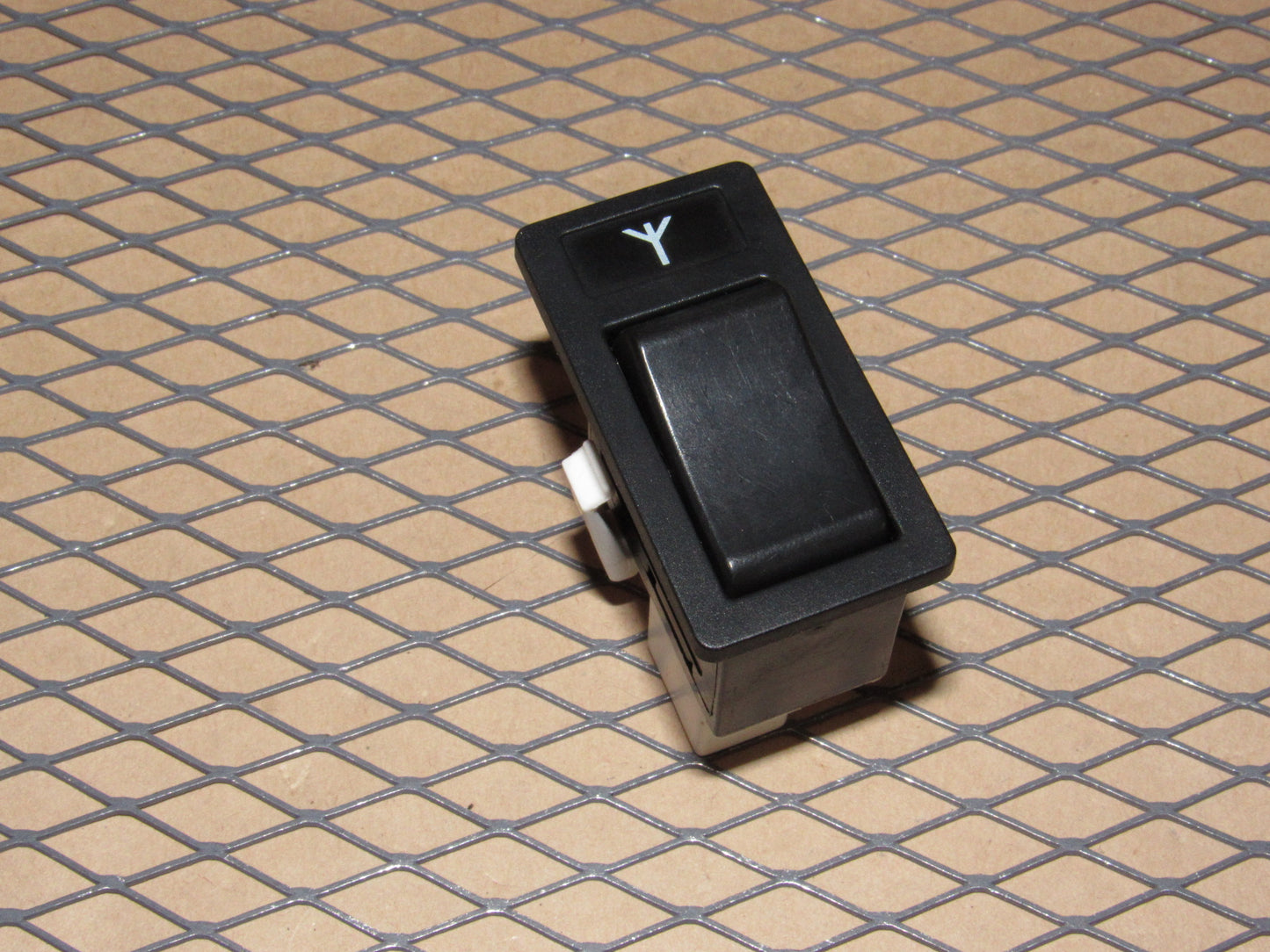 91 92 Volvo 740 OEM Power Antenna Switch