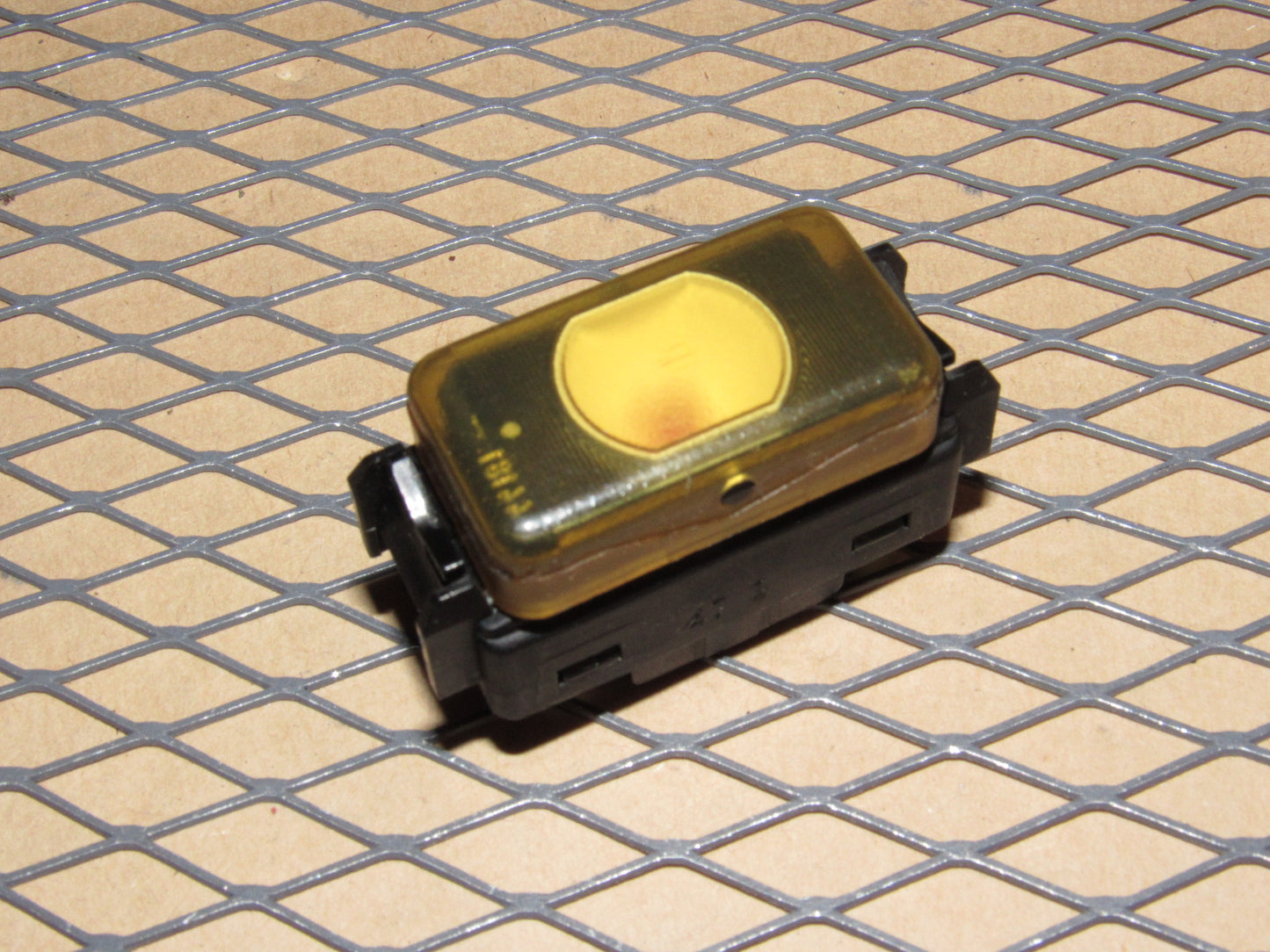 94 95 Mercedes E320 OEM Anti Theft Security Alarm Switch