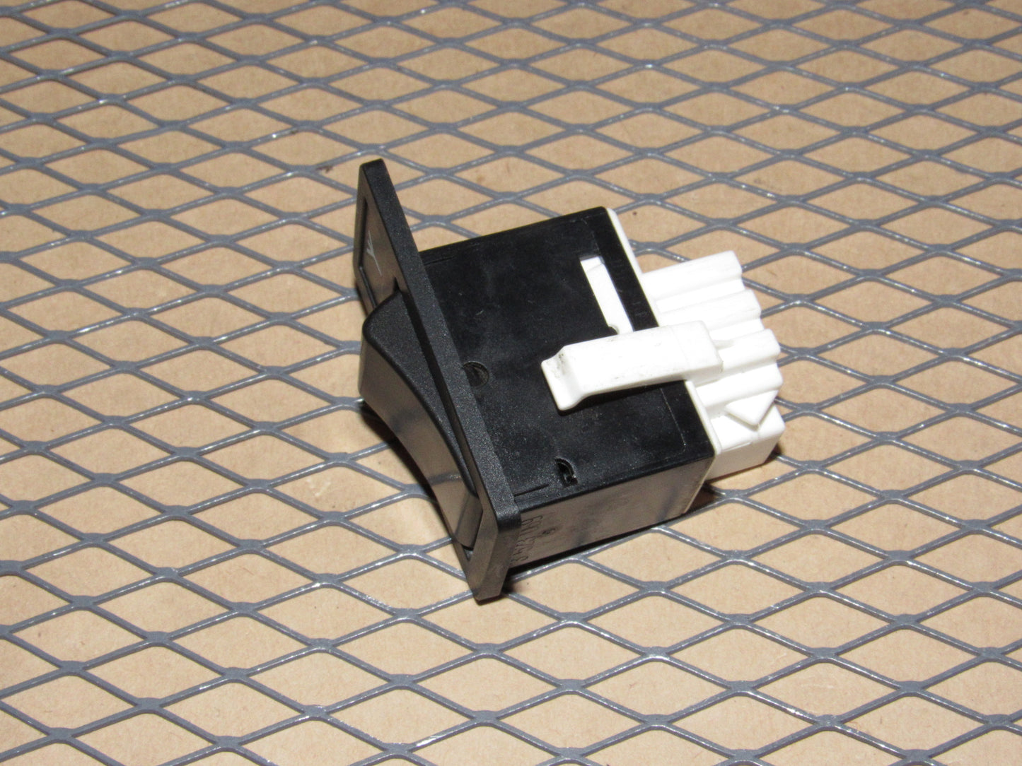 91 92 Volvo 740 OEM Power Antenna Switch