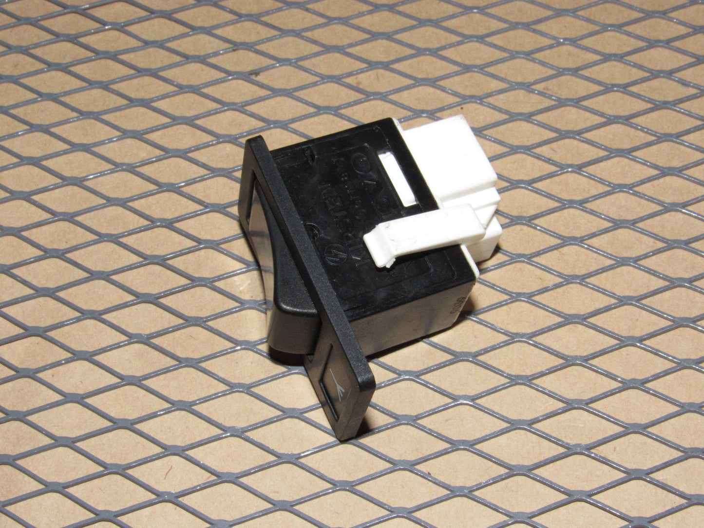 91 92 Volvo 740 OEM Power Antenna Switch