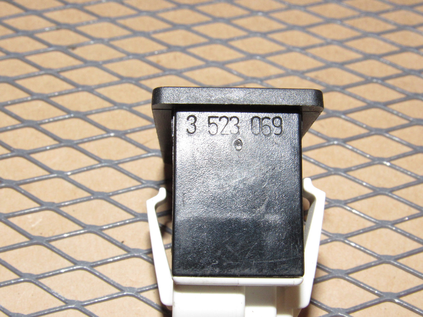 91 92 Volvo 740 OEM Power Antenna Switch