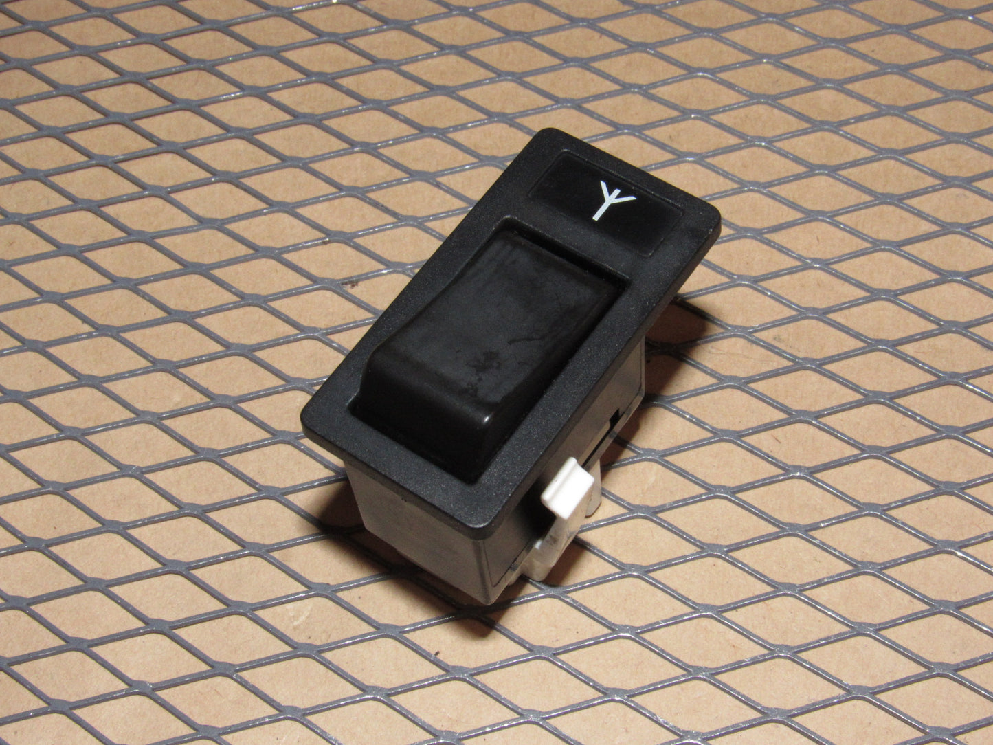 91 92 Volvo 740 OEM Power Antenna Switch