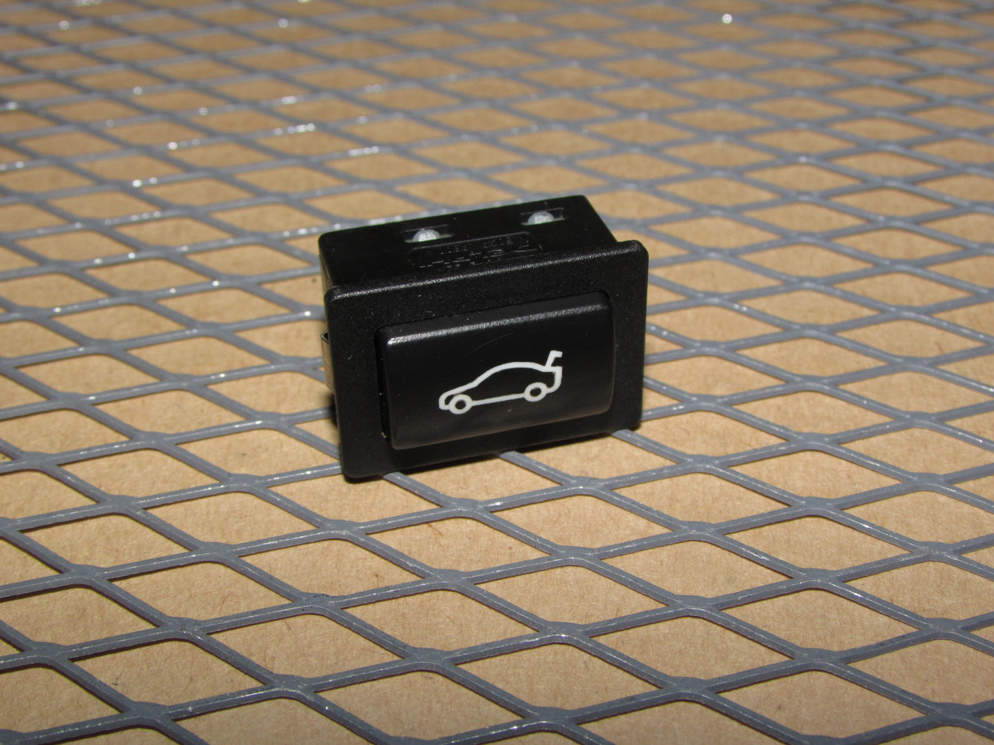 09 10 11 12 13 14 15 16 BMW Z4 OEM Trunk Opener Release Switch