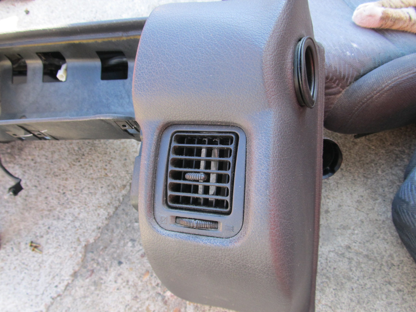 94 95 96 97 Mitsubishi 3000GT OEM Dash Air Vent Louver - Right