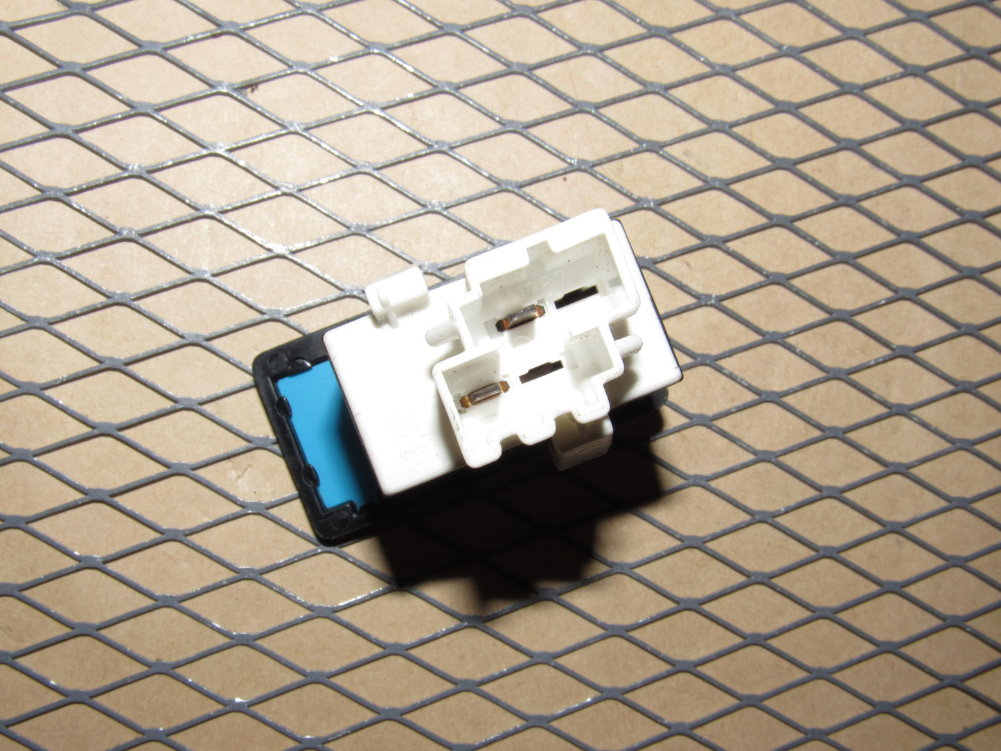 91 92 Volvo 740 OEM Power Antenna Switch