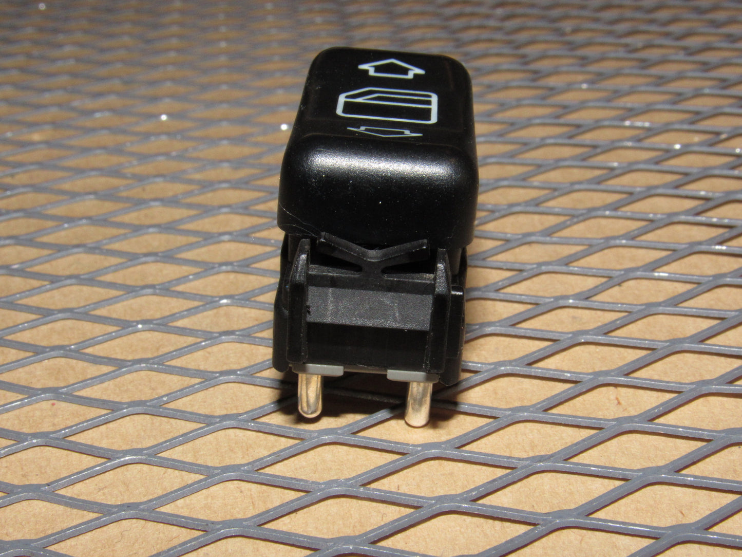 94 95 Mercedes E320 OEM Front Power Window Switch - Left