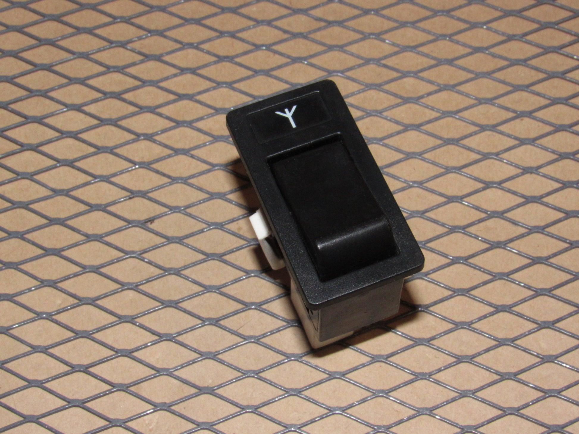 91 92 Volvo 740 OEM Power Antenna Switch