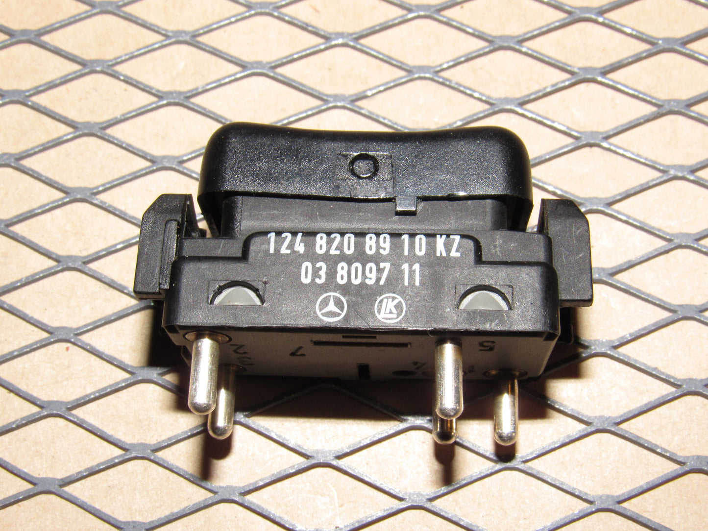 94 95 Mercedes E320 OEM Front Power Window Switch - Left
