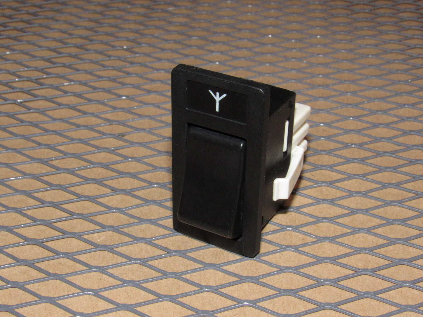 91 92 Volvo 740 OEM Power Antenna Switch