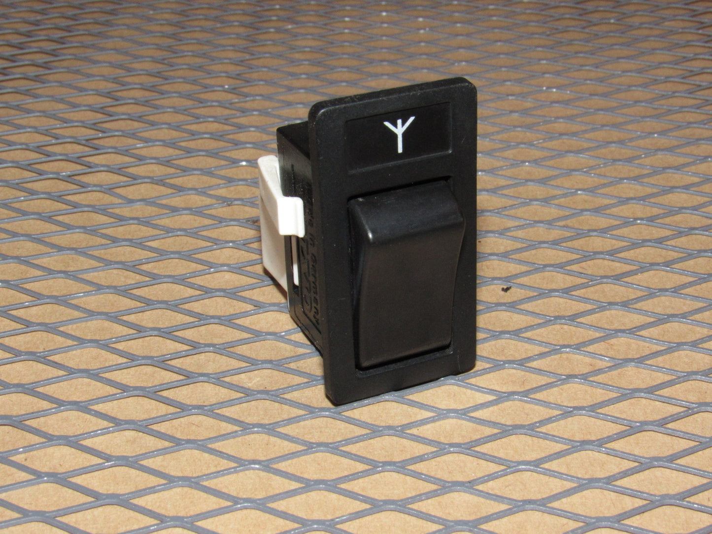 91 92 Volvo 740 OEM Power Antenna Switch