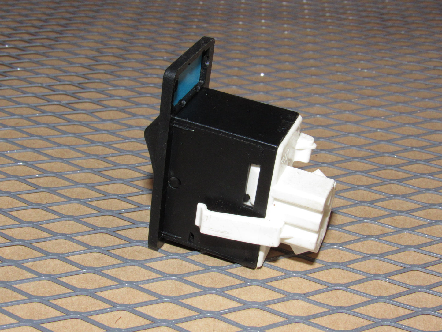 91 92 Volvo 740 OEM Power Antenna Switch