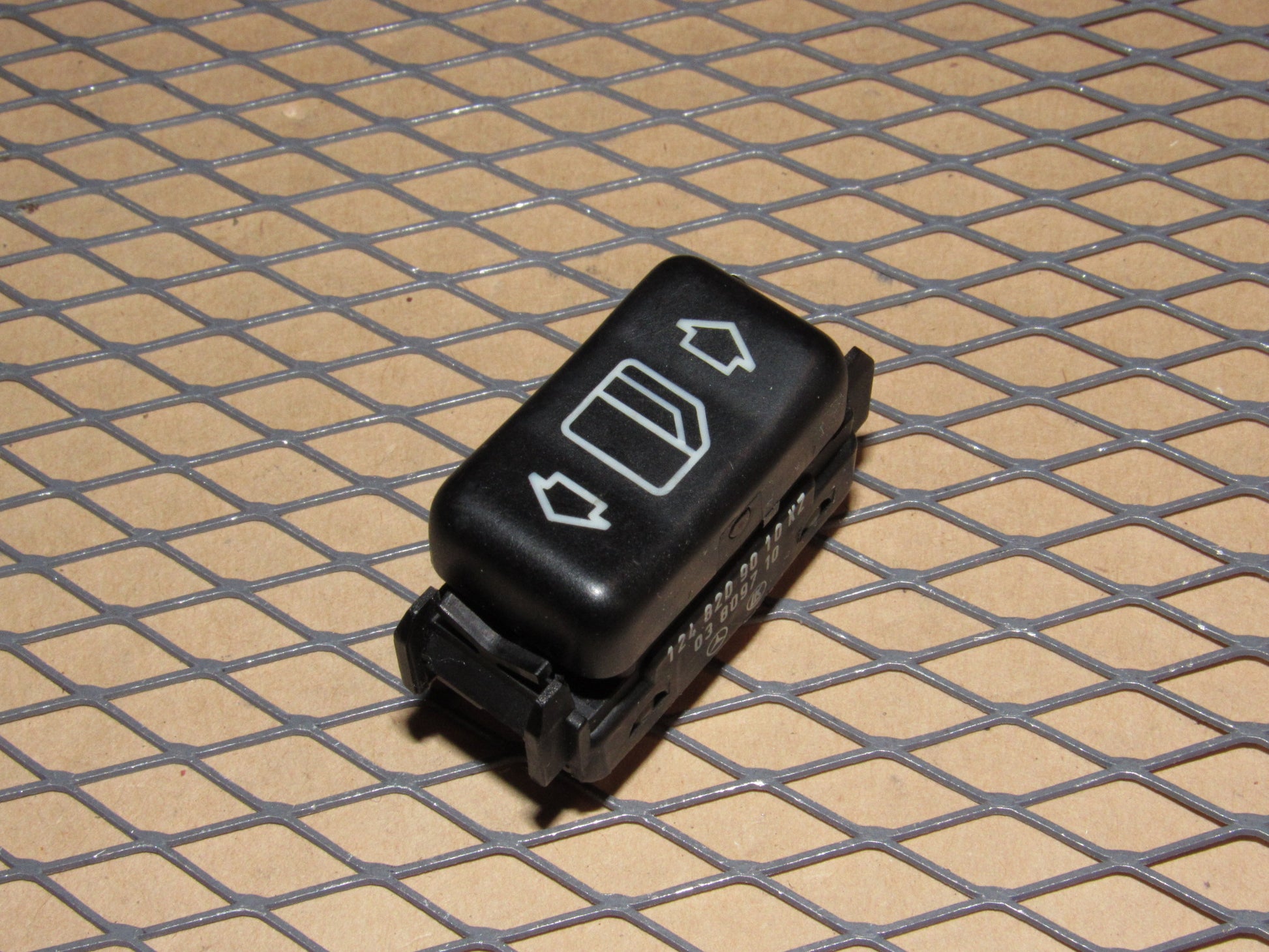 94 95 Mercedes E320 OEM Front Power Window Switch - Right