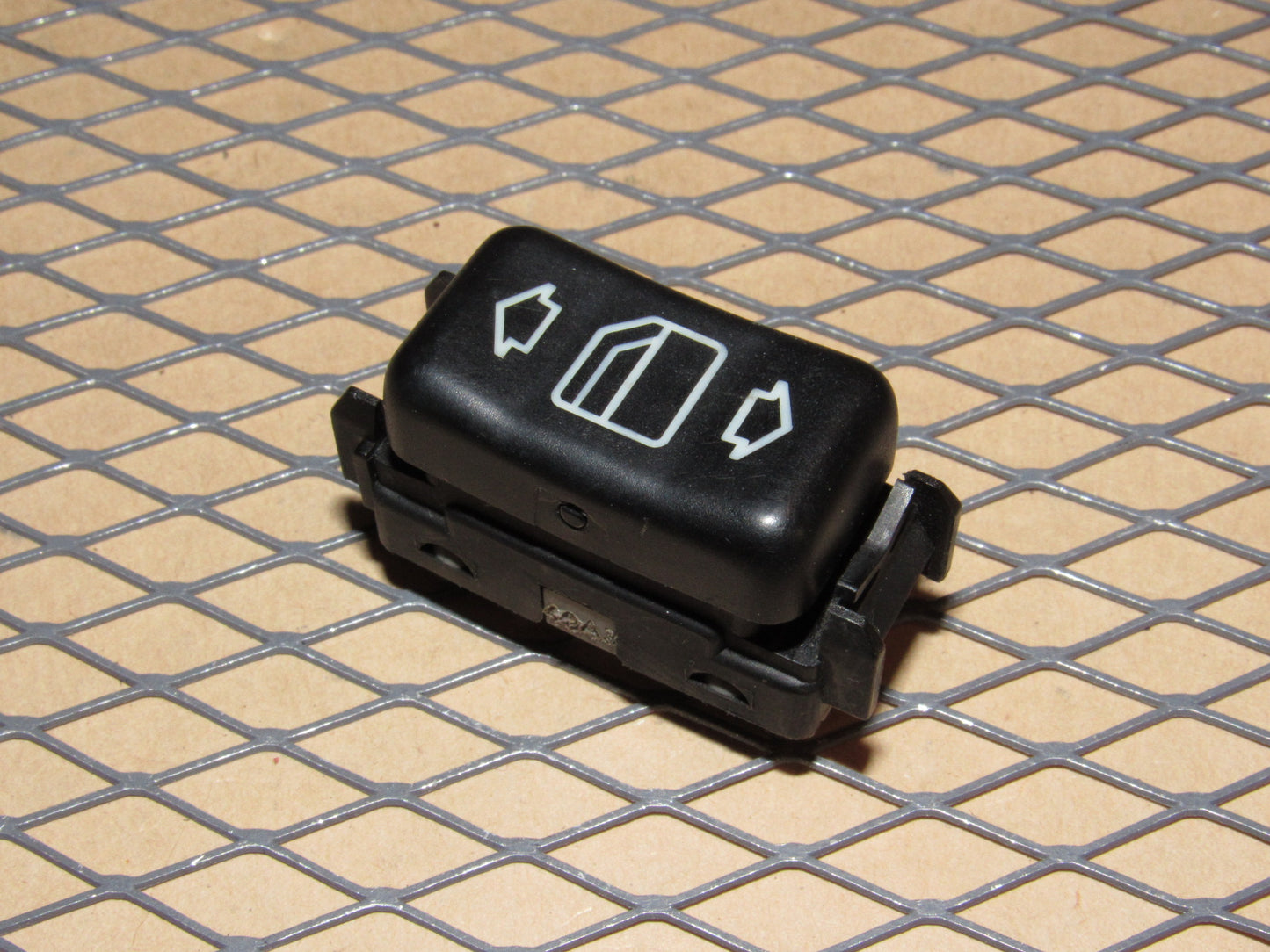 94 95 Mercedes E320 OEM Front Power Window Switch - Right