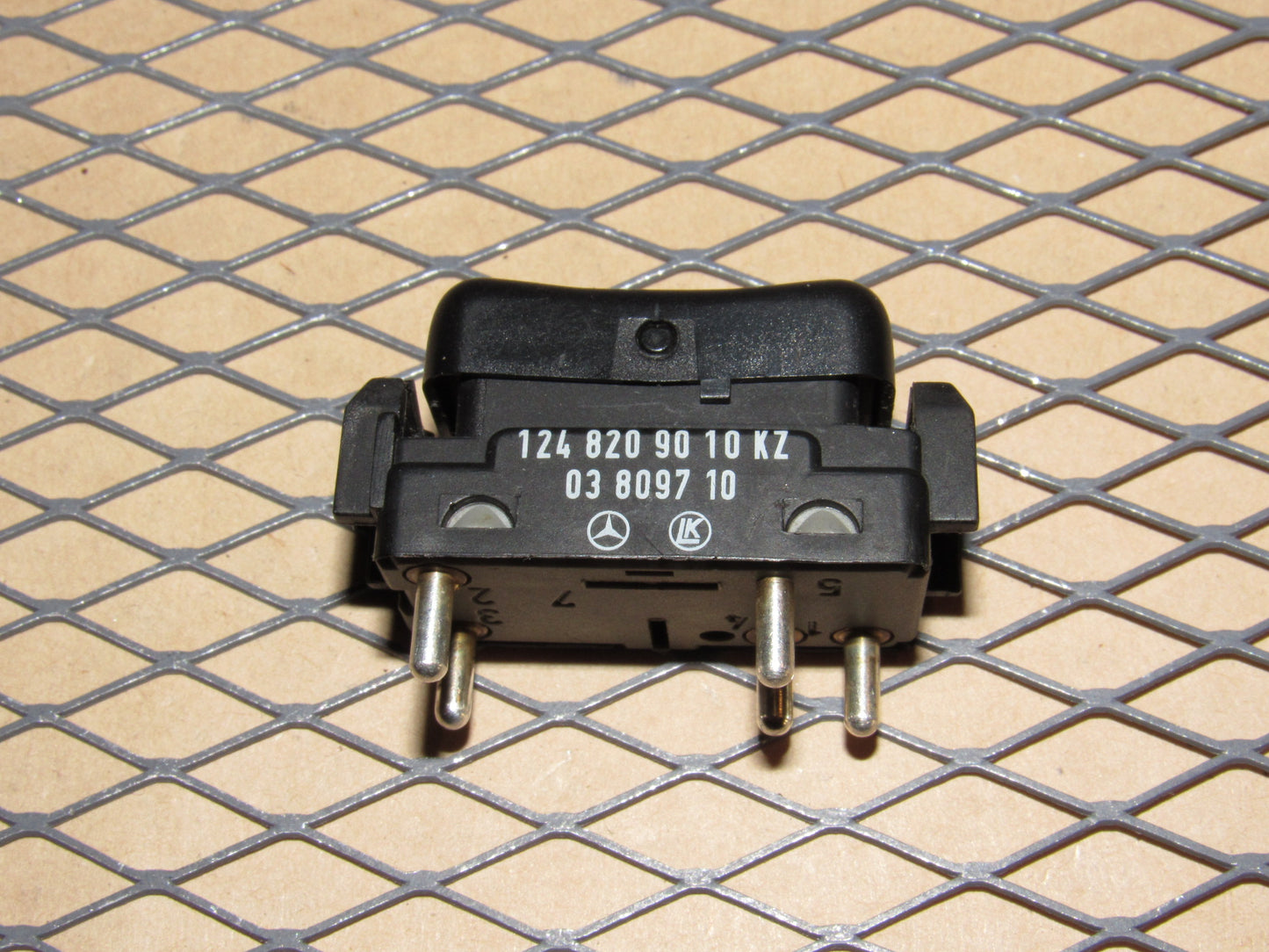 94 95 Mercedes E320 OEM Front Power Window Switch - Right