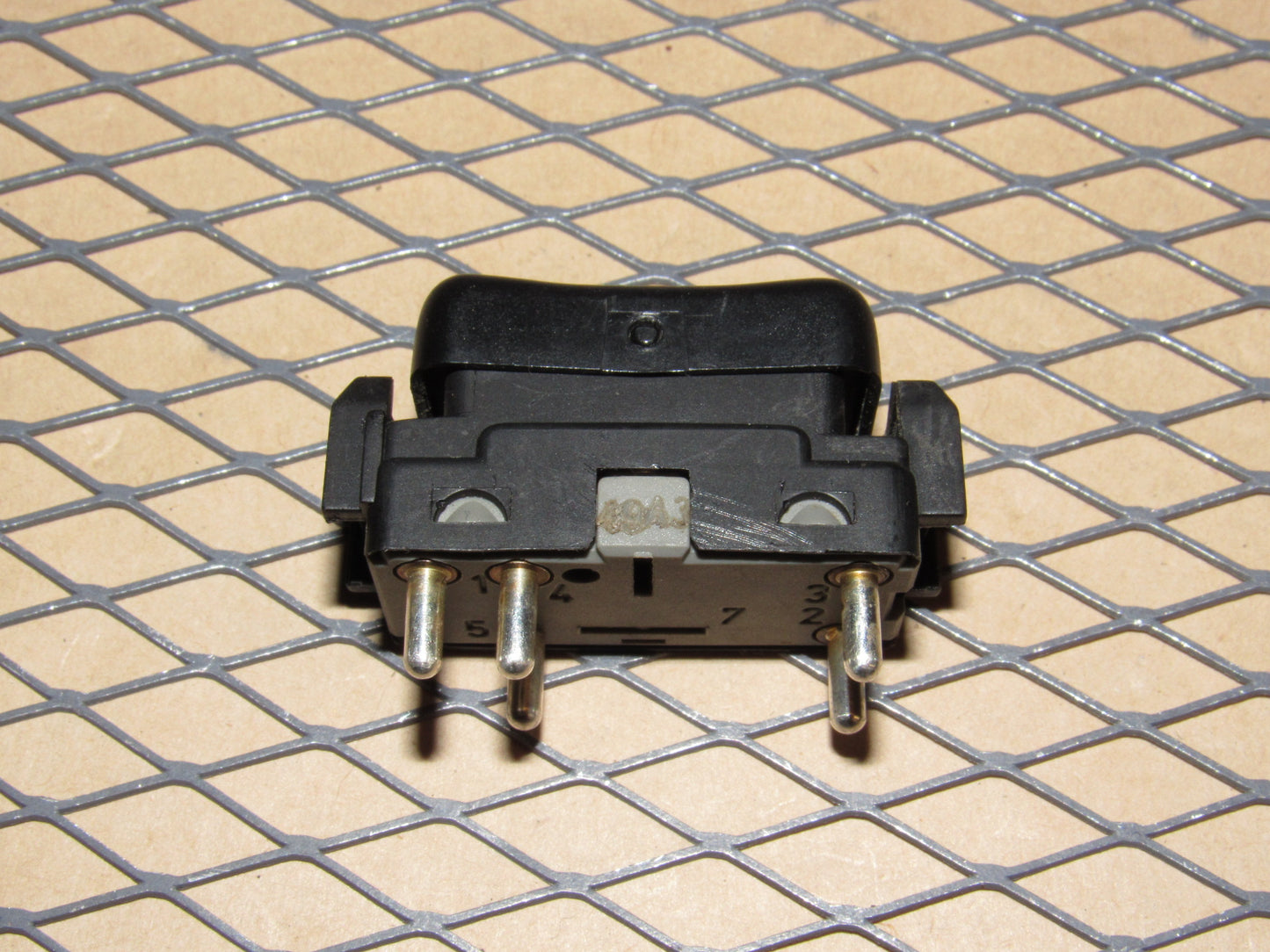 94 95 Mercedes E320 OEM Front Power Window Switch - Right