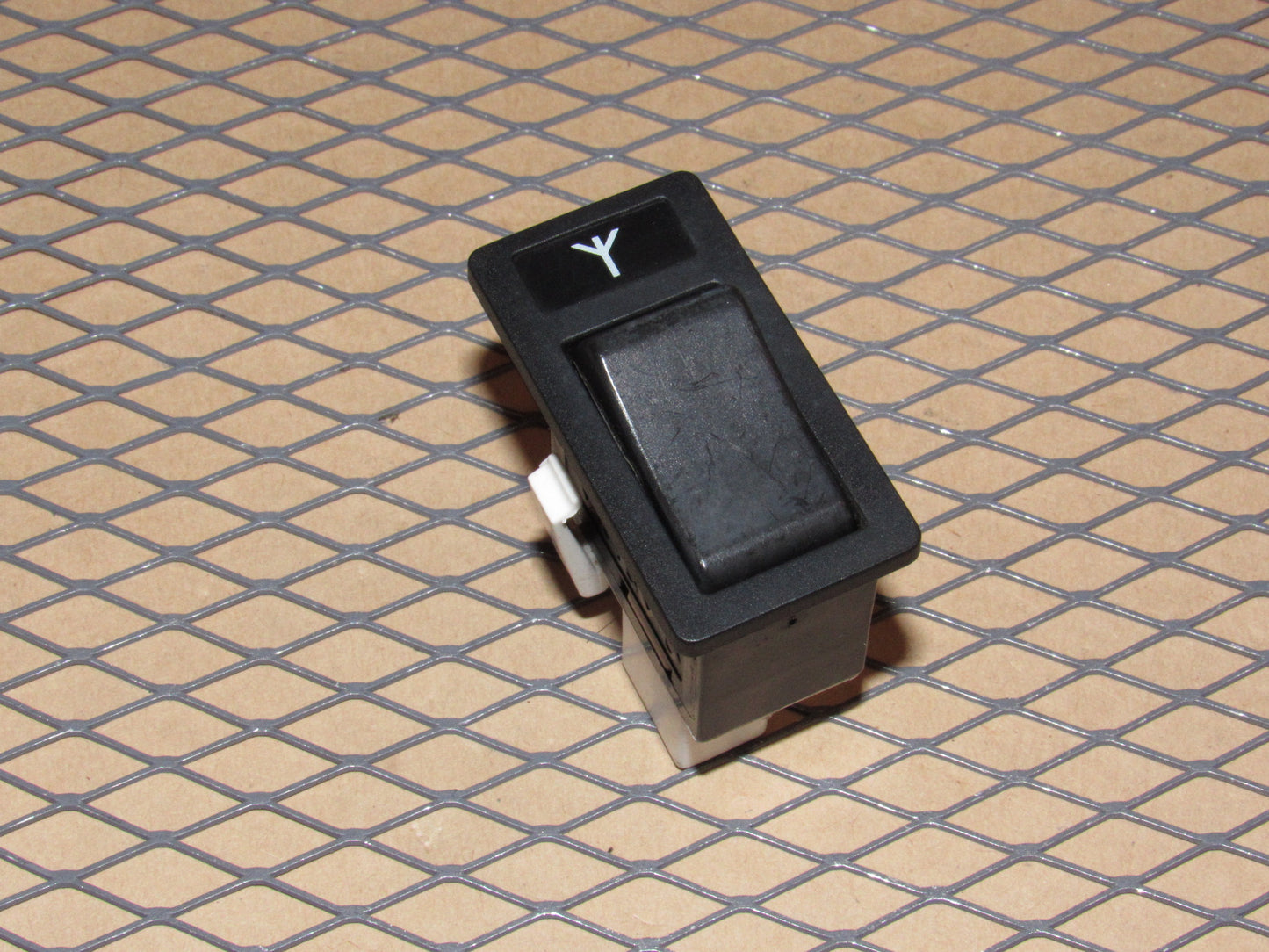 91 92 Volvo 740 OEM Power Antenna Switch