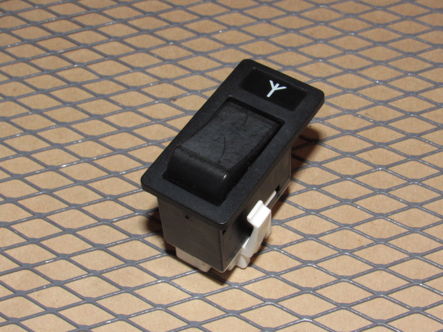 91 92 Volvo 740 OEM Power Antenna Switch