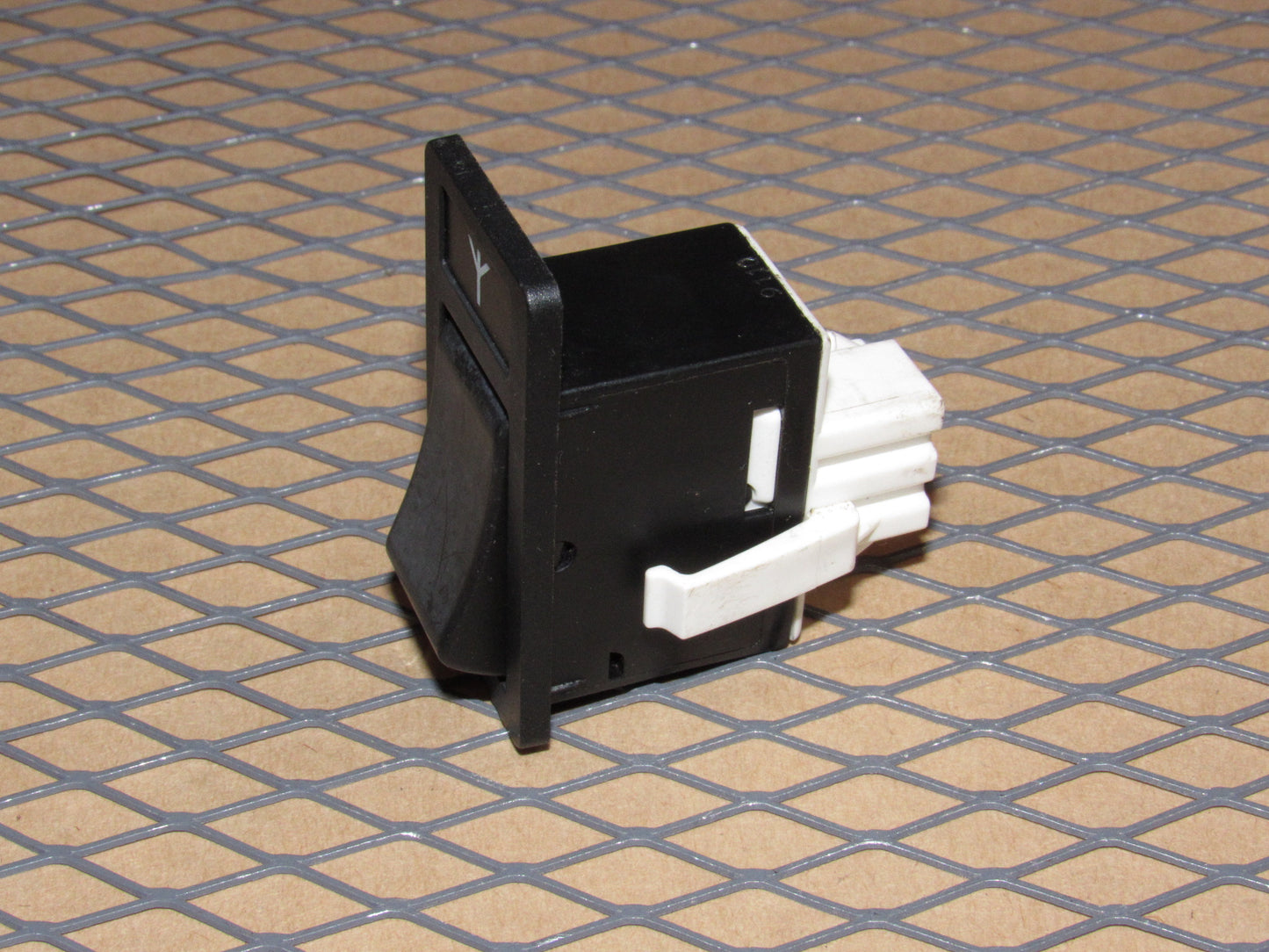 91 92 Volvo 740 OEM Power Antenna Switch