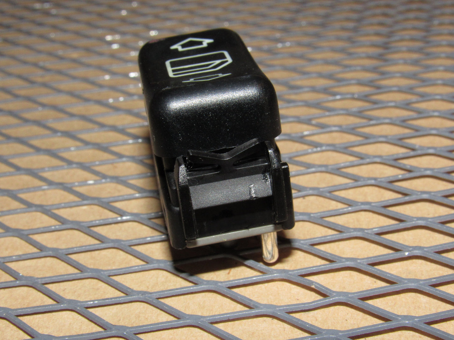 94 95 Mercedes E320 OEM Rear Power Window Switch - Left