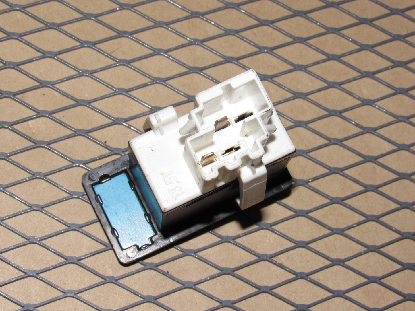 91 92 Volvo 740 OEM Power Antenna Switch