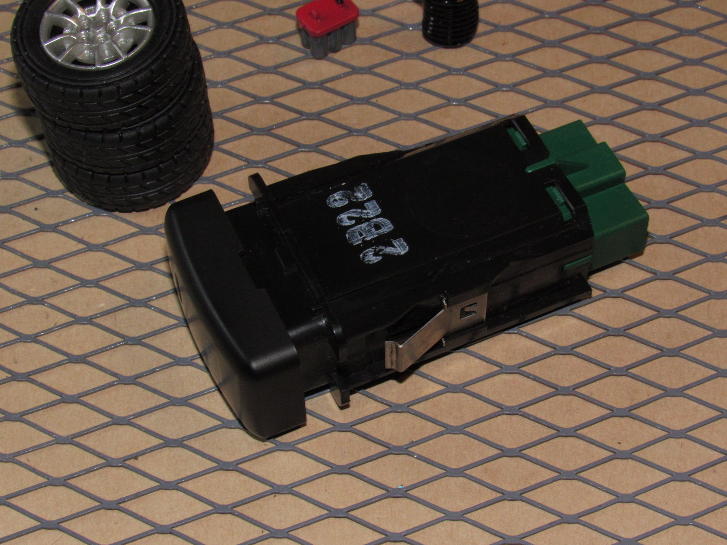 98 99 00 01 02 Isuzu Rodeo OEM Rear Defroster Switch